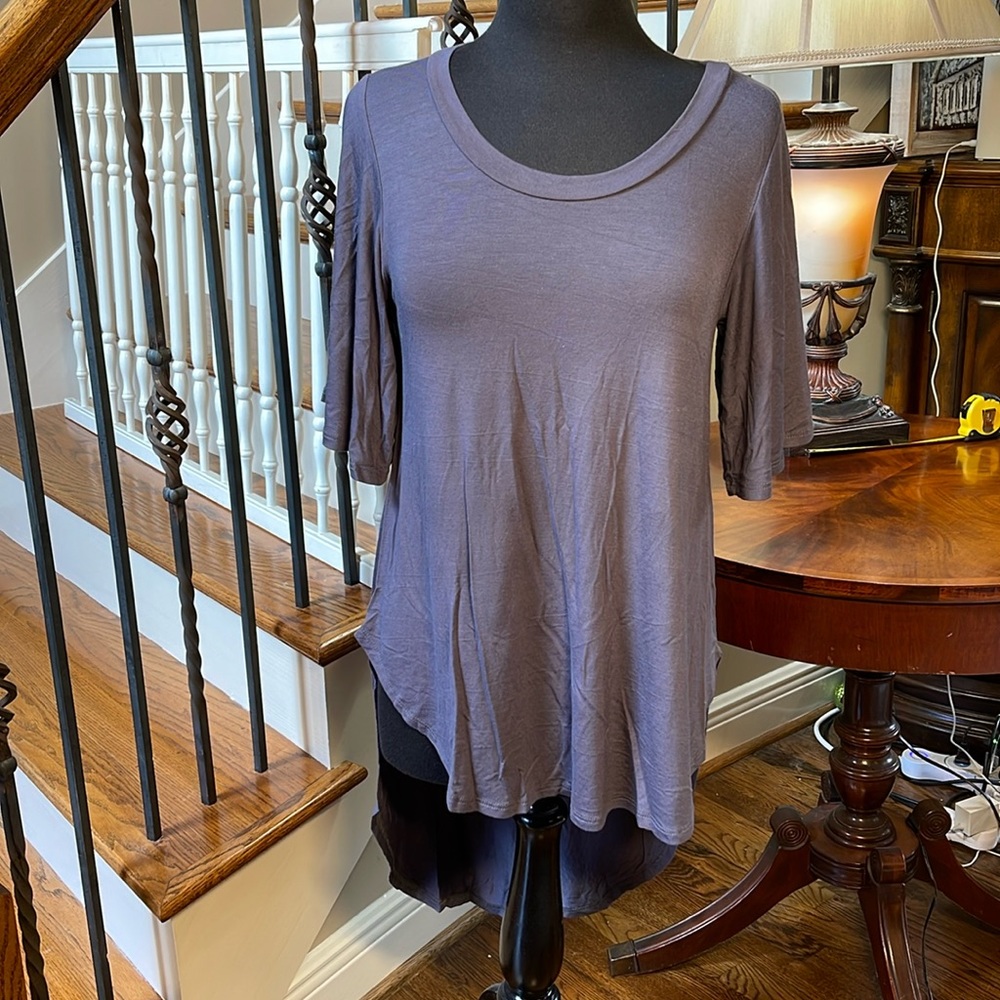 SWEET LINDSEY TOP Size  S / P. GRAY DEEP DOWN IN THE BACK